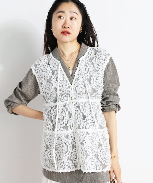 le.coeur blanc(ルクールブラン)の「TORRAZZO DONNA別注フラワーレースノースリ(シャツ/ブラウス・レディース・ホワイト/ブラック・38)」の7枚目の写真