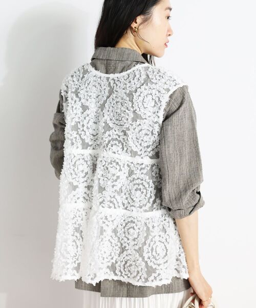 le.coeur blanc(ルクールブラン)の「TORRAZZO DONNA別注フラワーレースノースリ(シャツ/ブラウス・レディース・ホワイト/ブラック・38)」の10枚目の写真