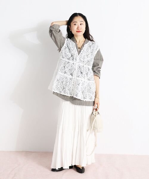 le.coeur blanc(ルクールブラン)の「TORRAZZO DONNA別注フラワーレースノースリ(シャツ/ブラウス・レディース・ホワイト/ブラック・38)」の13枚目の写真