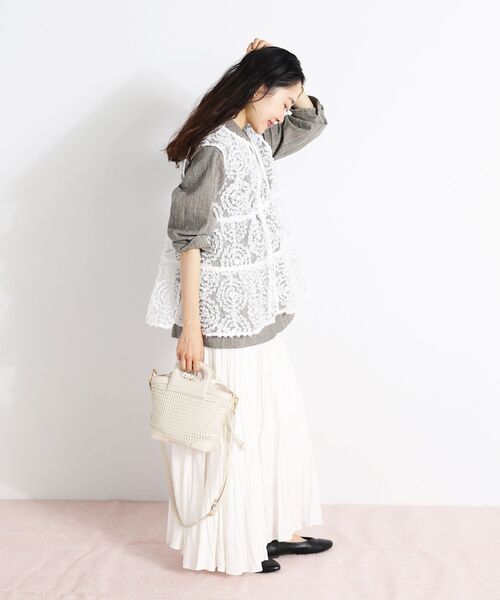 le.coeur blanc(ルクールブラン)の「TORRAZZO DONNA別注フラワーレースノースリ(シャツ/ブラウス・レディース・ホワイト/ブラック・38)」の14枚目の写真