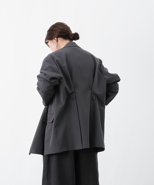 LUCA/LADY LUCK LUCA（ルカ/レディラックルカ）の「LC/LLL バックタックテーラージャケット（テーラードジャケット・レディース・チャコールグレー/グレイッシュベージュ・FREE）」の3枚目の写真