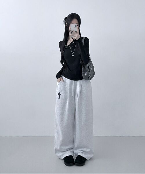 DAMISH(ダミシュ)の「サイドスナップボタンロングスリーブ_ブラック(Tシャツ/カットソー・レディース・ブラック・FREE)」の6枚目の写真