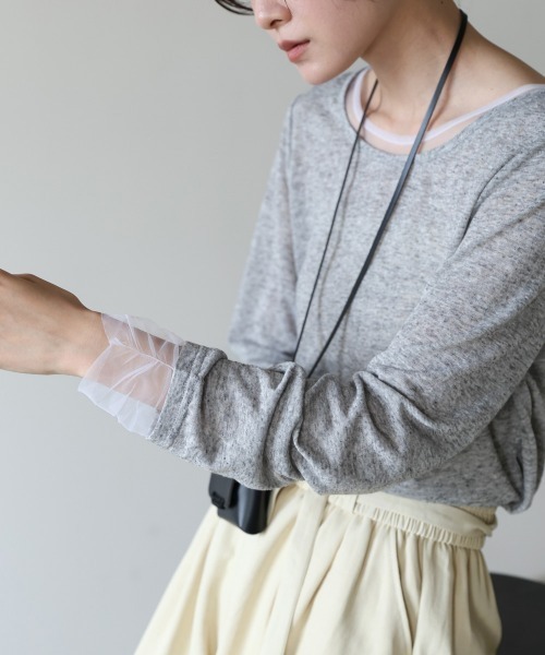 Bab(バブ)の「【1枚でもインナー使いにもおすすめ】チュールレイヤード風カットソー(Tシャツ/カットソー・レディース・ベージュ/オフホワイト/グレー・M)」の11枚目の写真