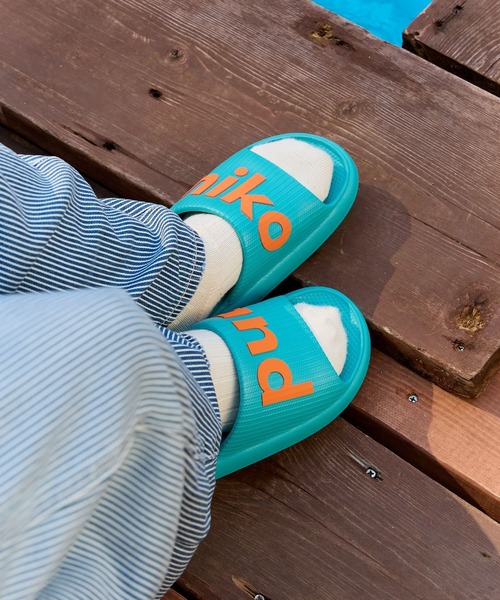 niko and...（ニコアンド）の「ニコロゴシャワーサンダル（サンダル・レディース・アイボリー/ブラック/スカイブルー/ピンク/オフホワイト・LARGE/MEDIUM）」の4枚目の写真