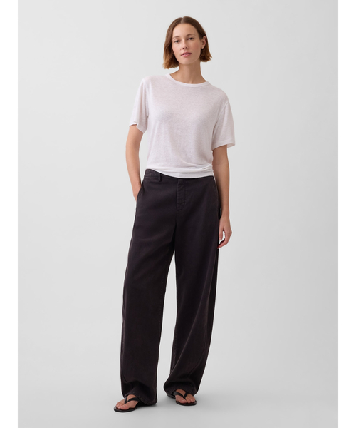 GAP(ギャップ)の「リネンブレンド リラックスフィット Tシャツ(Tシャツ/カットソー・レディース・ホワイト/ブラック/ブルー/ブラウン・XS/S/M/L/XL/XXS)」の8枚目の写真