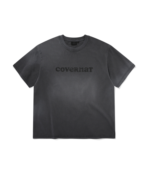 COVERNAT(カバーナット)の「ウィメンズオーバーサイズピグメントクーパーロゴTシャツチャコール(Tシャツ/カットソー・レディース・その他・WS/WM)」の2枚目の写真
