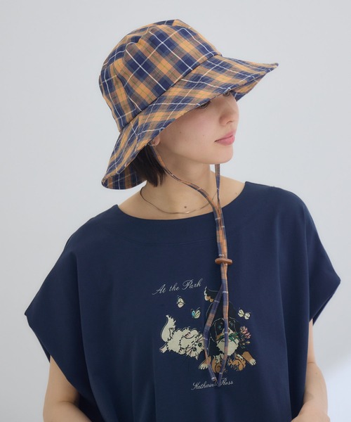 KATHARINE ROSS(キャサリンロス)の「【KATHARINE ROSS】【JUNK PRODUCTIONS】【UV/COOL/撥水/ウォッシャブル】チェック柄 ストラップ付バケットハット(ハット・レディース・ブルー/オレンジ・MEDIUM)」の20枚目の写真