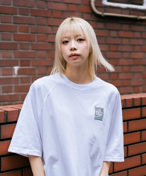 OUTDOOR EXCHANGE(アウトドアエクスチェンジ)の「【OUTDOOR EXCHANGE/アウトドアエクスチェンジ】×【ZERO STAIN/ゼロステイン】コラボ ラグランスリーブ Tシャツ 汗ジミ防止 UVカット 防汚効果 リーフ柄 ブランドロゴ ユニセックス(Tシャツ/カットソー・メンズ・スミクロ/ホワイト/オフホワイト・LARGE/MEDIUM)」の20枚目の写真