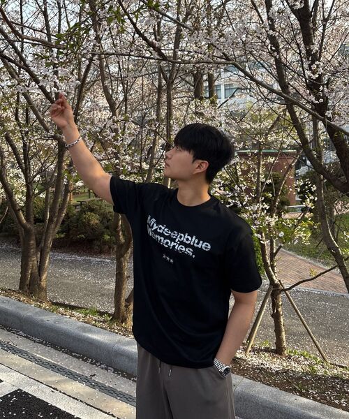 mydeepbluememories(マイディープブルーメモリーズ)の「MM TEXT T-SHIRTS(BLACK)(Tシャツ/カットソー・レディース・ブラック・1/2)」の5枚目の写真