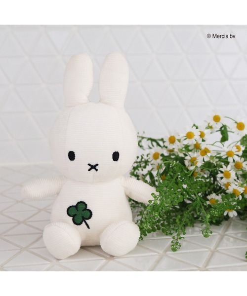 Dick Bruna(ディックブルーナ)の「BON TON TOYS miffy 18cm Four Leaf Clover ぬいぐるみ(おもちゃ・レディース・オフホワイト・FREE)」の1枚目の写真