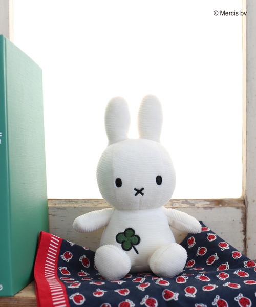 Dick Bruna(ディックブルーナ)の「BON TON TOYS miffy 18cm Four Leaf Clover ぬいぐるみ(おもちゃ・レディース・オフホワイト・FREE)」の2枚目の写真
