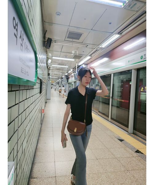 MUSINSA STANDARD WOMAN（ムシンサスタンダードウーマン）の「ウィメンズスリム半袖ジャージシャツ[ブラック]（シャツ/ブラウス・レディース・その他・X-SMALL/SMALL/MEDIUM/LARGE）」の4枚目の写真