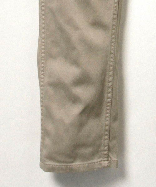 BEAMS（ビームス）の「BEAMS / サテン スリムパンツ（その他パンツ・メンズ・オフホワイト/ライトグレー/チャコールグレー・MEDIUM/LARGE/SMALL）」の11枚目の写真