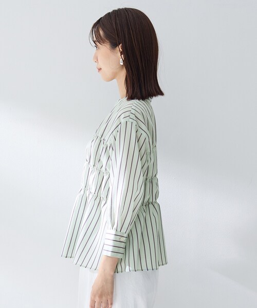 UNTITLED(アンタイトル)の「ストライプシャーリングブラウス(シャツ/ブラウス・レディース・カーキ系2/グリーン系3/ベージュ系2・50/48/44/04/02/00)」の18枚目の写真