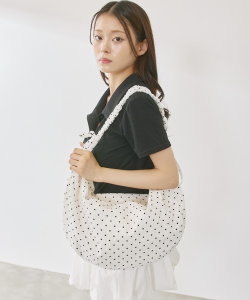 P.V.T(ピーブイティー)の「ギャザーハンドルドットバッグ(ハンドバッグ・レディース・Black/White/Red・F)」の10枚目の写真