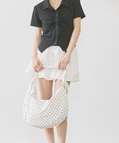 P.V.T(ピーブイティー)の「ギャザーハンドルドットバッグ(ハンドバッグ・レディース・Black/White/Red・F)」の12枚目の写真