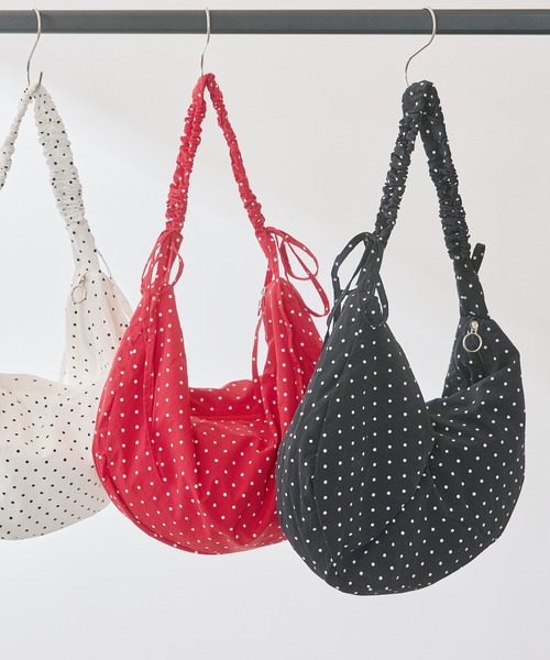 P.V.T(ピーブイティー)の「ギャザーハンドルドットバッグ(ハンドバッグ・レディース・Black/White/Red・F)」の19枚目の写真