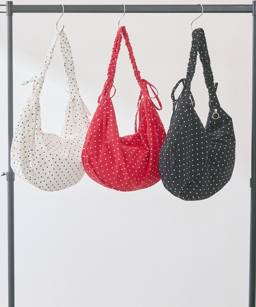 P.V.T(ピーブイティー)の「ギャザーハンドルドットバッグ(ハンドバッグ・レディース・Black/White/Red・F)」の20枚目の写真