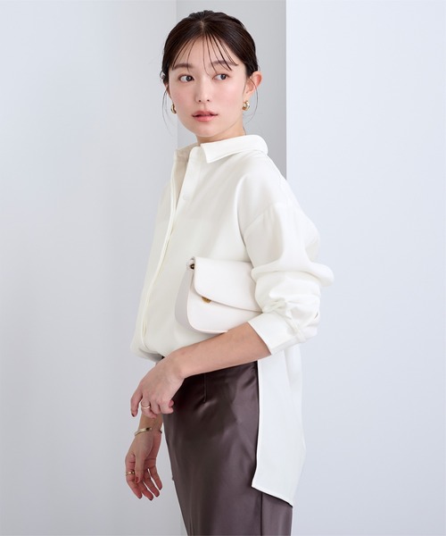 UR'S(ユアーズ)の「サイドスリットベーシックシャツ(シャツ/ブラウス・レディース・ピンク/オフホワイト/ベージュ・S/L/M)」の2枚目の写真