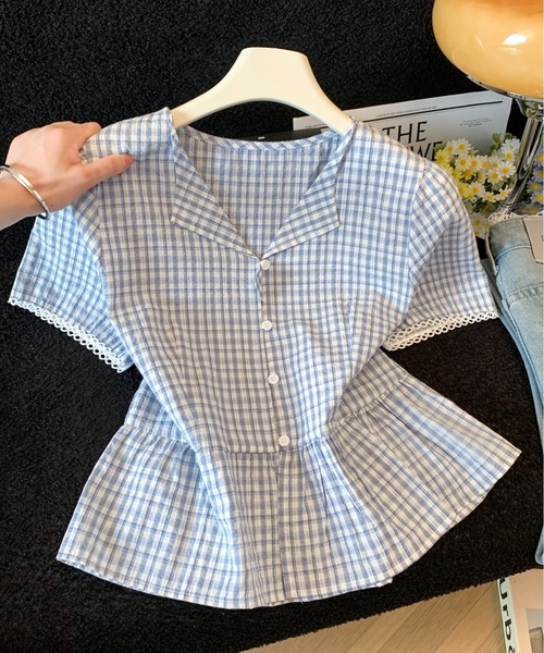 LUCPY(ラクピー)の「ギンガムチェックペプラムブラウス(シャツ/ブラウス・レディース・ネイビー/ブルー・LARGE/MEDIUM/SMALL)」の1枚目の写真