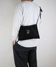BrownBrown（ブラウンブラウン）の「【BrownBrown】ブラウンブラウン/ P,S Mr,Brown　ショルダーバック（Lサイズ）（Tシャツ/カットソー）」