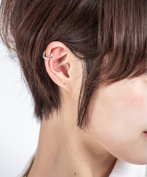 TOM WOOD（トムウッド）の「【TOMWOOD】Ear Cuff Slim　 シルバー イヤーカフ　ユニセックス（イヤーカフ・レディース・シルバー・S/M）」の7枚目の写真