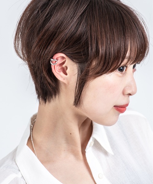 TOM WOOD（トムウッド）の「【TOMWOOD】Ear Cuff Slim　 シルバー イヤーカフ　ユニセックス（イヤーカフ・レディース・シルバー・S/M）」の3枚目の写真