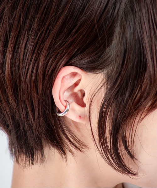 TOM WOOD(トムウッド)の「【TOMWOOD】Ear Cuff Slim シルバー イヤーカフ ユニセックス(イヤーカフ・レディース・シルバー・S/M)」の5枚目の写真