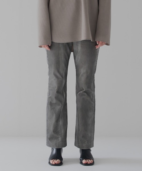 RYU(リュー)の「rust flare slacks(スラックス・レディース・ブラック系/グレー系・3/4)」の2枚目の写真