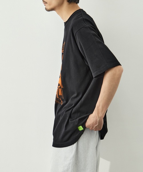 LOOSE JOINTS(ルーズジョインツ)の「【LOOSE JOINTS/ルーズジョインツ】MASATO MAEKAWA - AFRO BEAT SCIENCE S/S TEE(Tシャツ/カットソー・メンズ・ブラック/ホワイト・XL/L)」の4枚目の写真