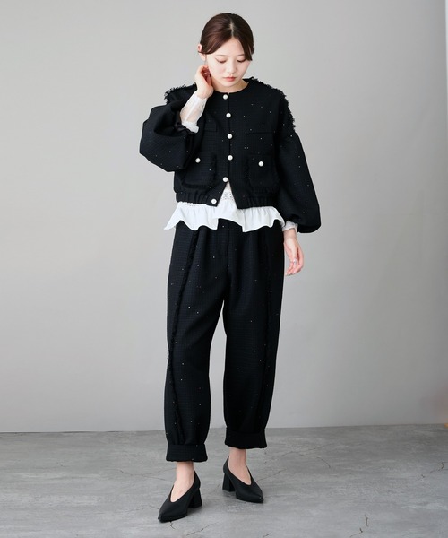 Ranerrh（ラネリ）の「スパンコールツイードタックパンツ【結婚式・二次会・パーティー】【入卒園・入卒式】【オケージョン・セレモニー】【パンツスタイルウエディング】（スラックス・レディース・オフホワイト/ブラック・38）」の3枚目の写真