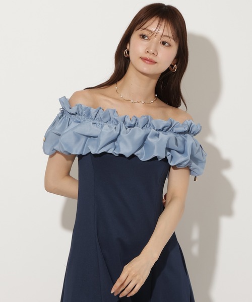 AND COUTURE(アンドクチュール)の「オフショルフリルカットワンピース(ワンピース・レディース・ブラック/チャコールグレー/ネイビー・FREE)」の19枚目の写真