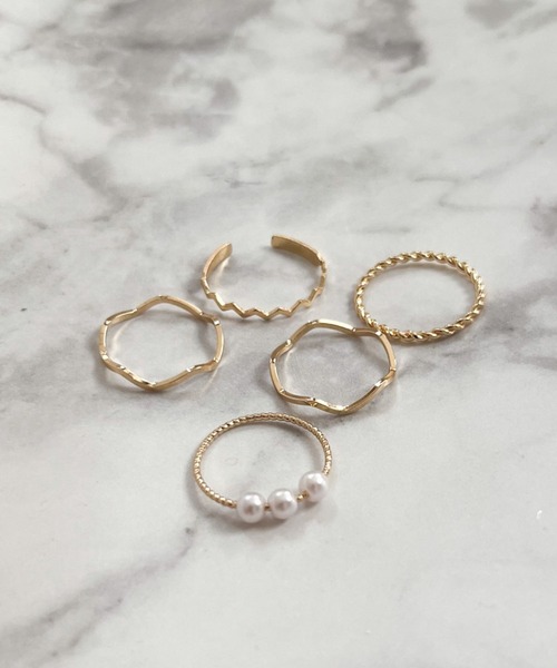 yu-ka(ユーカ)の「YU-KA:デザインリングセット Design Ring Set(リング・レディース・ゴールド・FREE)」の1枚目の写真