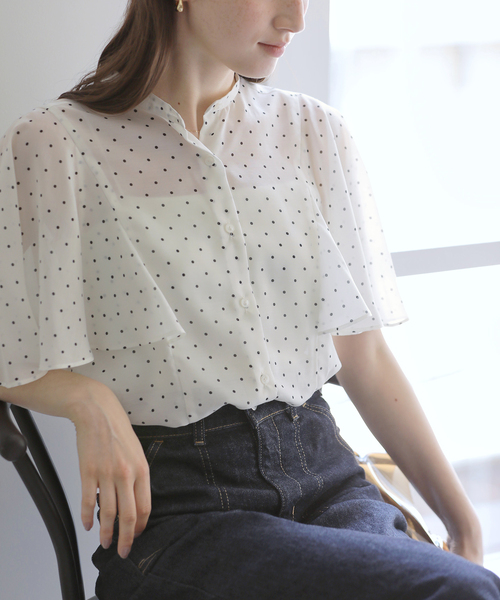 La TOTALITE(ラトータリテ)の「《WEB限定》【洗える】ケープスリーブシャツ(シャツ/ブラウス・レディース・ブラック/ブラック系その他/ホワイト・FREE)」の2枚目の写真