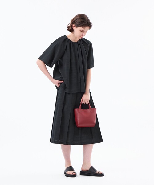 MACKINTOSH PHILOSOPHY（ﾏｯｷﾝﾄｯｼｭ ﾌｨﾛｿﾌｨｰ）の「エアリーサッカーブラウス（シャツ/ブラウス・レディース・ブラック/オフホワイト/ベージュ・38/36）」の5枚目の写真