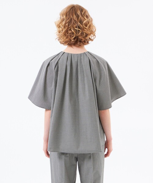 MACKINTOSH PHILOSOPHY（ﾏｯｷﾝﾄｯｼｭ ﾌｨﾛｿﾌｨｰ）の「エアリーサッカーブラウス（シャツ/ブラウス・レディース・ブラック/オフホワイト/ベージュ・38/36）」の9枚目の写真