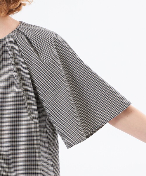 MACKINTOSH PHILOSOPHY（ﾏｯｷﾝﾄｯｼｭ ﾌｨﾛｿﾌｨｰ）の「エアリーサッカーブラウス（シャツ/ブラウス・レディース・ブラック/オフホワイト/ベージュ・38/36）」の10枚目の写真