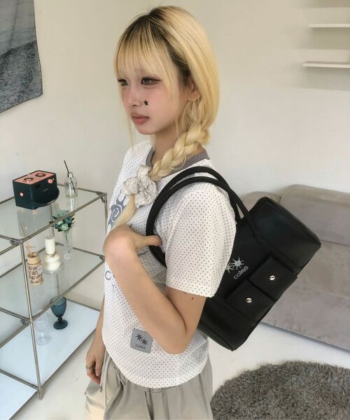 COIRIS(コイリス)の「トークポケットダッフルショルダーバッグ (5カラー)(ショルダーバッグ・レディース・ブラック/チャコールグレー/バーガンディー/ライトブルー/ブラック系その他2・FREE)」の7枚目の写真
