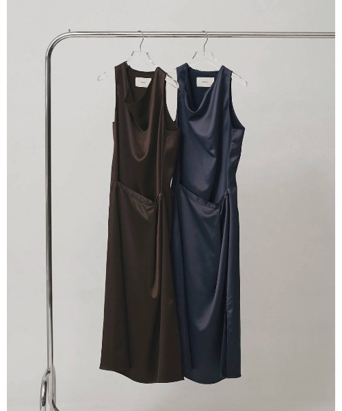 TODAYFUL(トゥデイフル)の「Asymmetry Satin Dress 12610322(ワンピース・メンズ・インディゴブルー/ブラウン・36/38)」の11枚目の写真