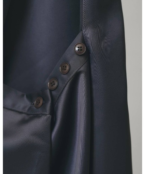 TODAYFUL(トゥデイフル)の「Asymmetry Satin Dress 12610322(ワンピース・メンズ・インディゴブルー/ブラウン・36/38)」の14枚目の写真