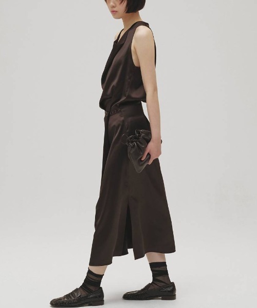 TODAYFUL(トゥデイフル)の「Asymmetry Satin Dress 12610322(ワンピース・メンズ・インディゴブルー/ブラウン・36/38)」の3枚目の写真