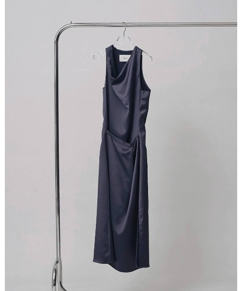 TODAYFUL(トゥデイフル)の「Asymmetry Satin Dress 12610322(ワンピース・メンズ・インディゴブルー/ブラウン・36/38)」の12枚目の写真