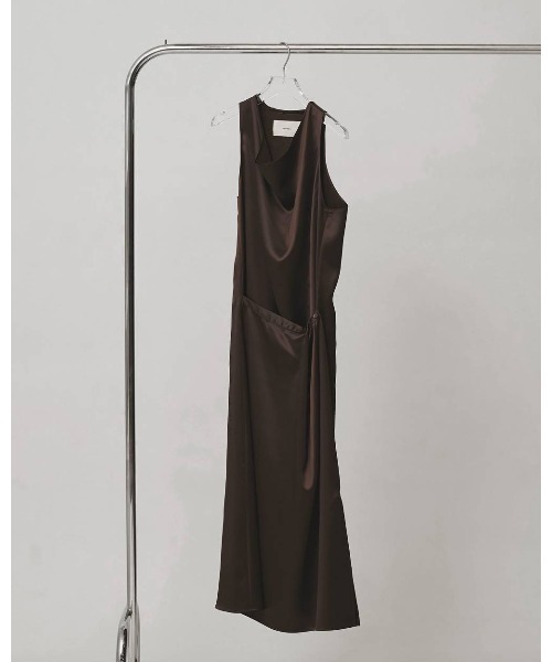 TODAYFUL(トゥデイフル)の「Asymmetry Satin Dress 12610322(ワンピース・メンズ・インディゴブルー/ブラウン・36/38)」の13枚目の写真