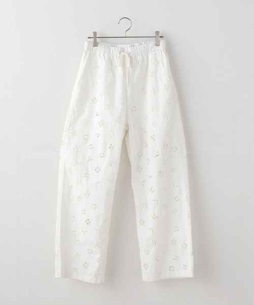 Spick & Span(スピックアンドスパン)の「WHITE FIELD / ホワイトフィールド 別注カットワークパンツ(その他パンツ・レディース・ホワイト/ブラック・FREE)」の1枚目の写真