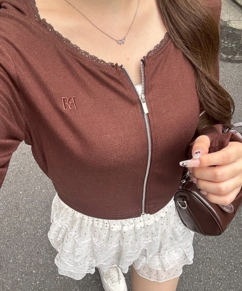 continuer de NICE CLAUP(コンティニューデナイスクラップ)の「【UVカット率90%】刺しゅうUVカットスクエアパーカー(Tシャツ/カットソー・レディース・ブラック/ピンク/アイボリー/ブラウン/ドット/ブラック系その他・FREE)」の21枚目の写真