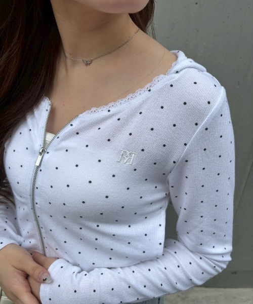 continuer de NICE CLAUP(コンティニューデナイスクラップ)の「【UVカット率90%】刺しゅうUVカットスクエアパーカー(Tシャツ/カットソー・レディース・ブラック/ピンク/アイボリー/ブラウン/ドット/ブラック系その他・FREE)」の7枚目の写真