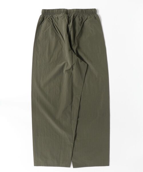 Lafayette（ラファイエット）の「Fear of God ESSENTIALS - 130BT244775F RIPSTOP RELAXED PANT MILITARY（その他パンツ・メンズ・アーミー・S）」の2枚目の写真
