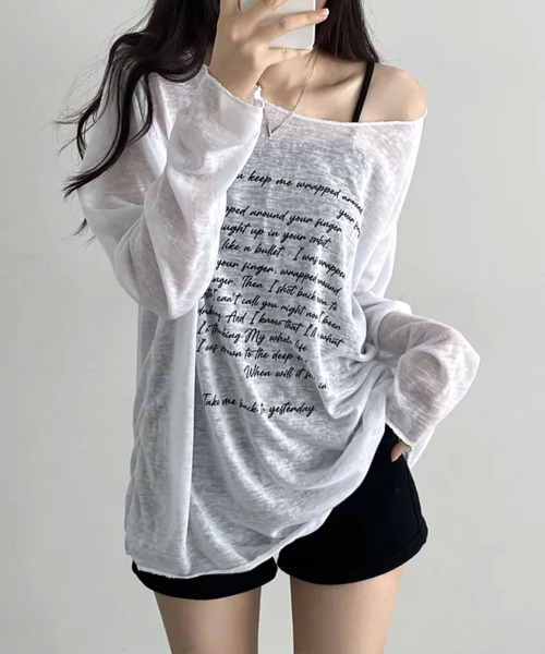 VIVID LADY(ビビッドレディー)の「レタリングプリント ボートネック シアー 長袖トップス(Tシャツ/カットソー・レディース・ブラック/グレー/アイボリー/ベージュ・FREE)」の8枚目の写真