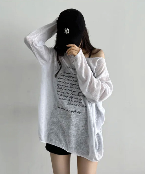 VIVID LADY(ビビッドレディー)の「レタリングプリント ボートネック シアー 長袖トップス(Tシャツ/カットソー・レディース・ブラック/グレー/アイボリー/ベージュ・FREE)」の10枚目の写真