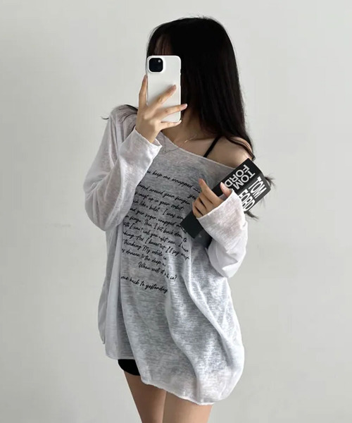 VIVID LADY(ビビッドレディー)の「レタリングプリント ボートネック シアー 長袖トップス(Tシャツ/カットソー・レディース・ブラック/グレー/アイボリー/ベージュ・FREE)」の12枚目の写真